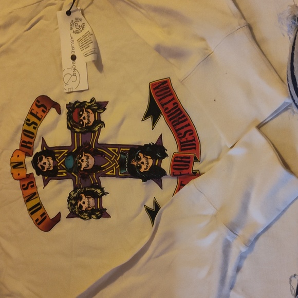 5 For $25 Treasure and bond crop top - Picture 2 of 4